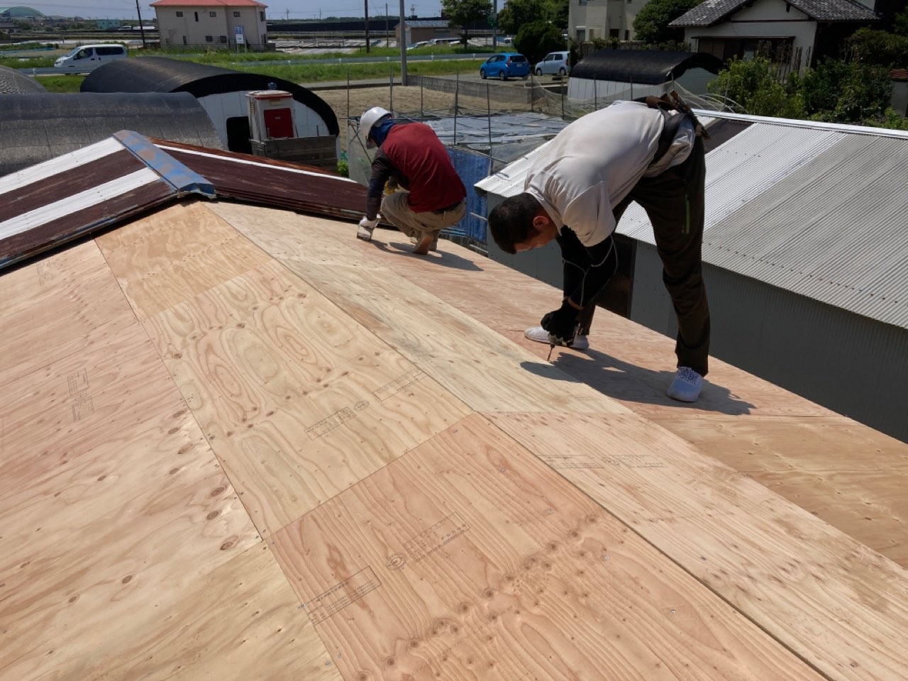 野地板の役割とは？【湖西市での屋根リフォームのご相談は当店へ】 画像