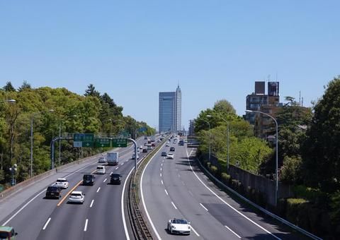 東名高速道路全通記念日【ガルテクト屋根への葺き替えで雨漏り対策】 アイキャッチ画像