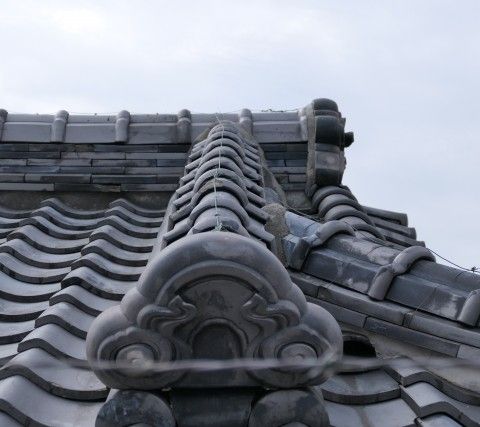 日本瓦のメンテナンス【屋根のメンテナンスは当店へお任せください】 アイキャッチ画像