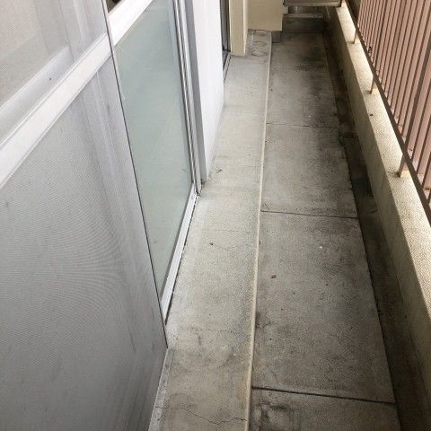 ベランダの床面が劣化する原因は？【当店は浜松市で雨漏り対策や相談に特化したお店です！】 アイキャッチ画像